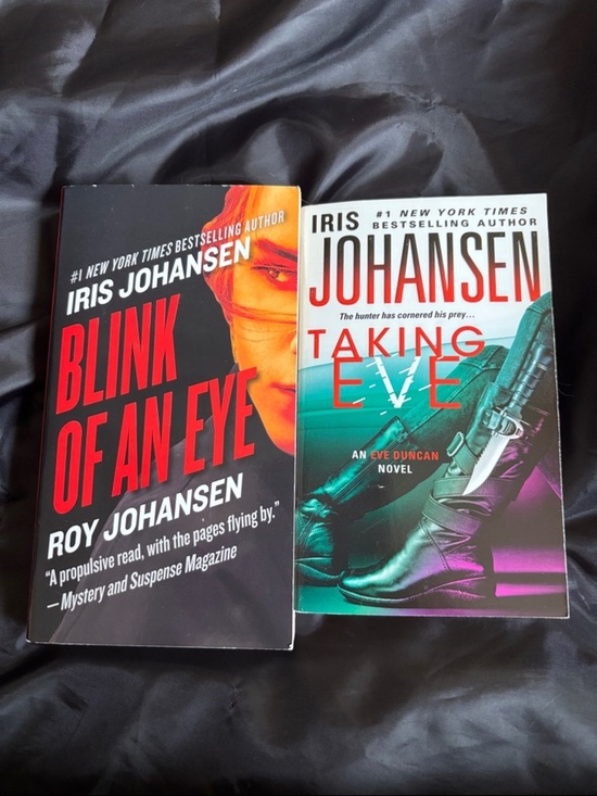 Iris Johansen Other - 2 Book Bundle by Iris Johansen💀📚